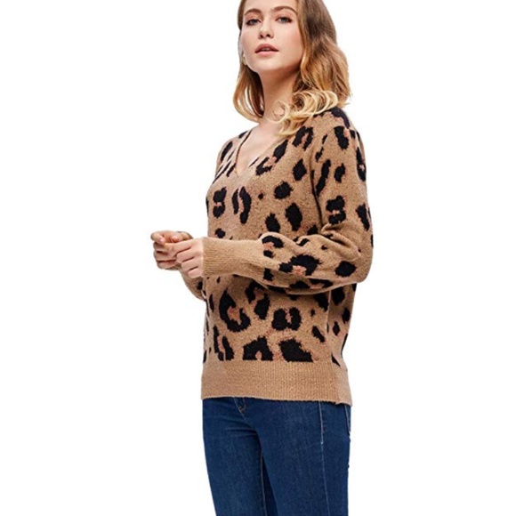 TABITHA Leopard Print Pullover Sweater - Picture 2 of 6